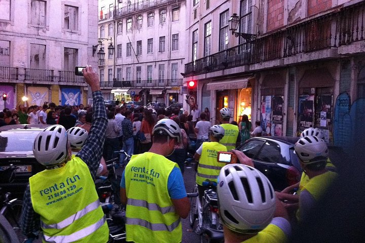 Passeio de bicicleta elétrica pelas colinas históricas e miradouros de Lisboa, foto 13 | wizardtrip