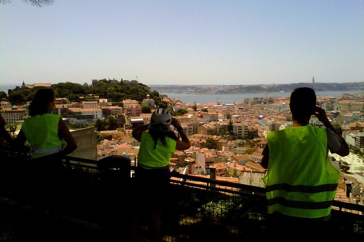 Passeio de bicicleta elétrica pelas colinas históricas e miradouros de Lisboa, foto 14 | wizardtrip