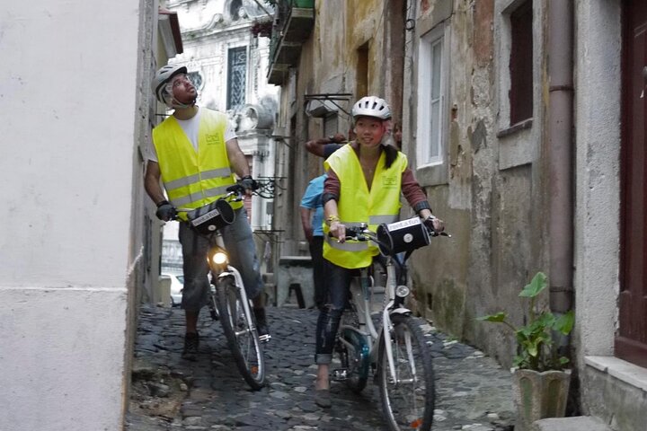 Passeio de bicicleta elétrica pelas colinas históricas e miradouros de Lisboa, foto 15 | wizardtrip