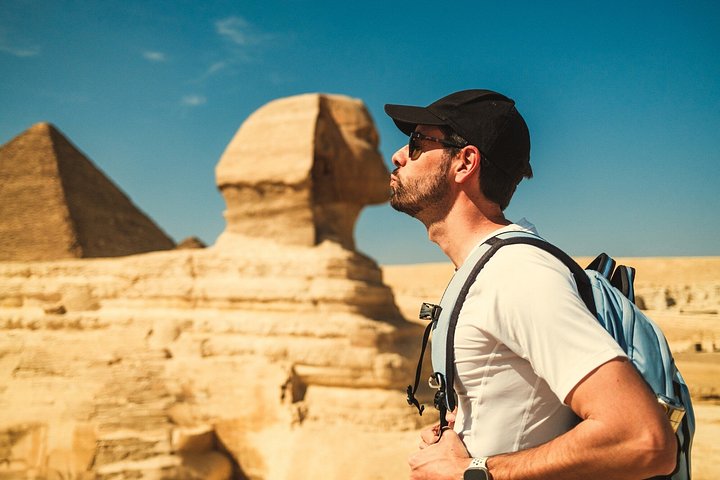Escursione Privata Giornaliera da Sharm al Cairo in Aereo, con Tutti i Biglietti d'Ingresso, Giro in Cammello, Pranzo e Guida | wizardtrip