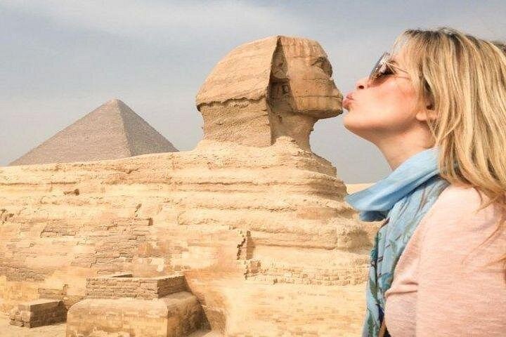 Excursion privée d'une journée de Charm au Caire en avion, avec pyramides, Sphinx, musée et bazar, photo 7 | wizardtrip