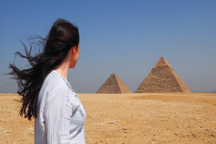 Excursion privée d'une journée de Charm au Caire en avion, avec pyramides, Sphinx, musée et bazar, photo 17 | wizardtrip