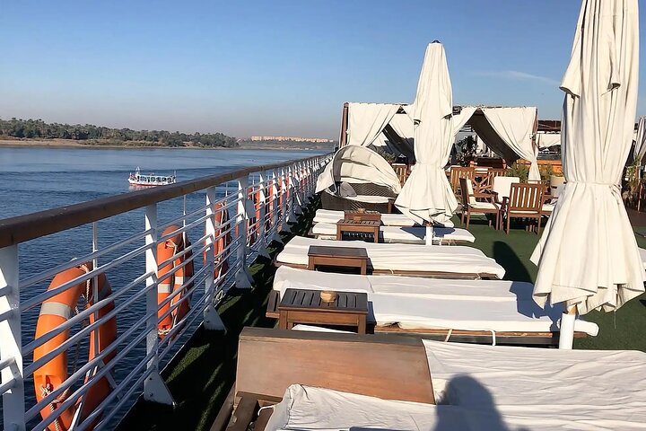 Een schilderachtige Nijlcruise van Aswan naar Luxor, Egypte, met oude tempels en ballonvaarten, foto 10 | wizardtrip