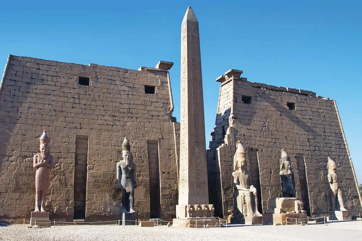 Een schilderachtige Nijlcruise van Aswan naar Luxor, Egypte, met oude tempels en ballonvaarten, foto 26 | wizardtrip