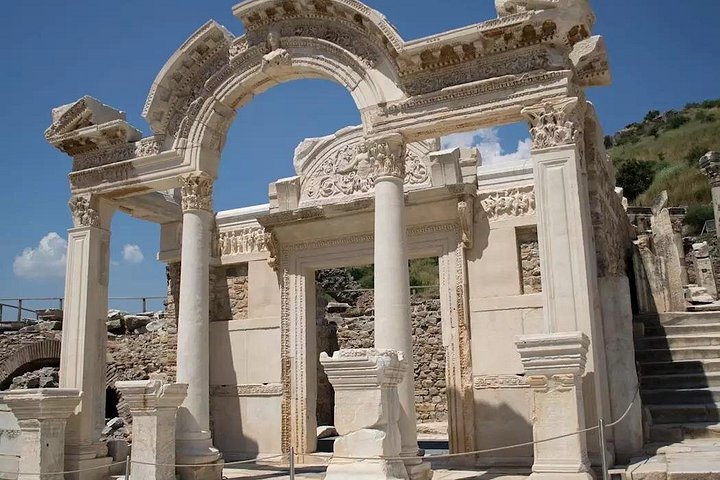 Tour privato dell'antica Efeso, Casa della Vergine Maria, Basilica di San Giovanni e Tempio di Artemide a Kusadasi, Turchia, foto 24 | wizardtrip