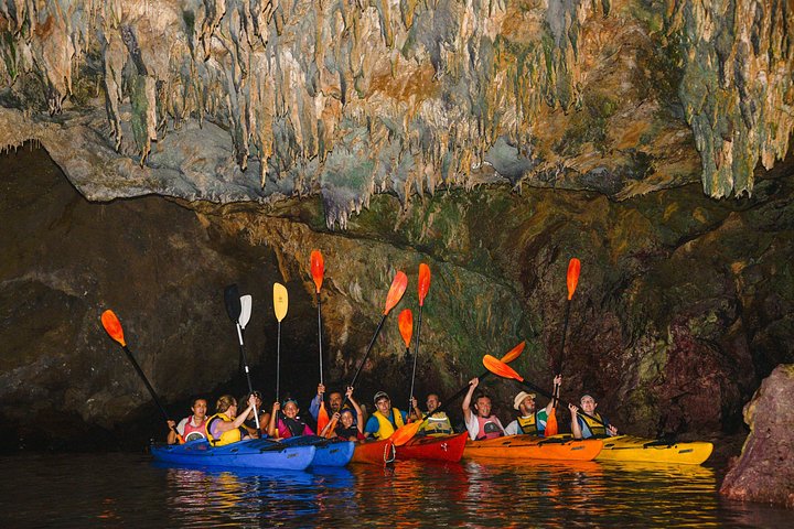 Aventura de caiaque marítimo explorando grutas e praias ao longo da costa de Kardamili na Grécia, foto 12 | wizardtrip