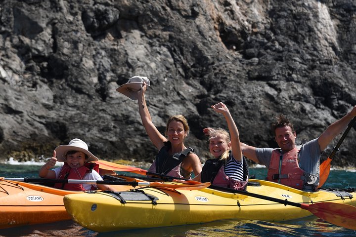 Aventura de caiaque marítimo explorando grutas e praias ao longo da costa de Kardamili na Grécia, foto 15 | wizardtrip
