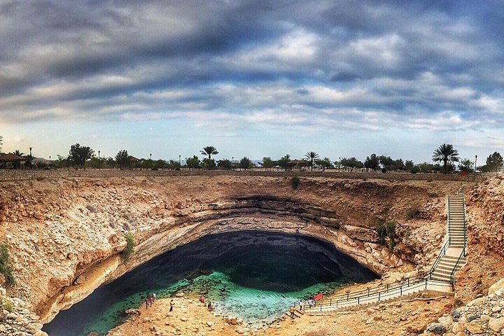 Heldagstur till Wadi Shab och Bimmah Sinkhole från Muscat, Oman, foto 6 | wizardtrip