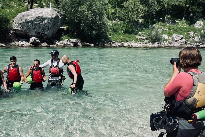 Forsränningsäventyr på Soča-floden i Bovec, Slovenien, med professionell fotografering, foto 8 | wizardtrip
