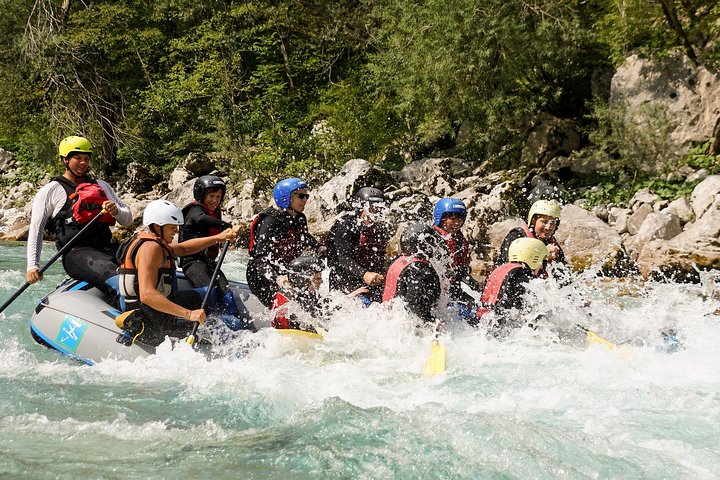 Forsränningsäventyr på Soča-floden i Bovec, Slovenien, med professionell fotografering, foto 9 | wizardtrip