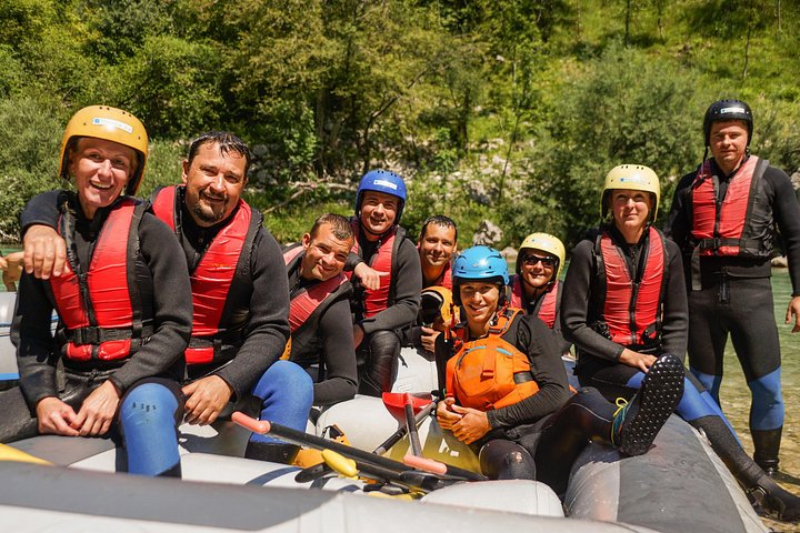 Forsränningsäventyr på Soča-floden i Bovec, Slovenien, med professionell fotografering, foto 13 | wizardtrip