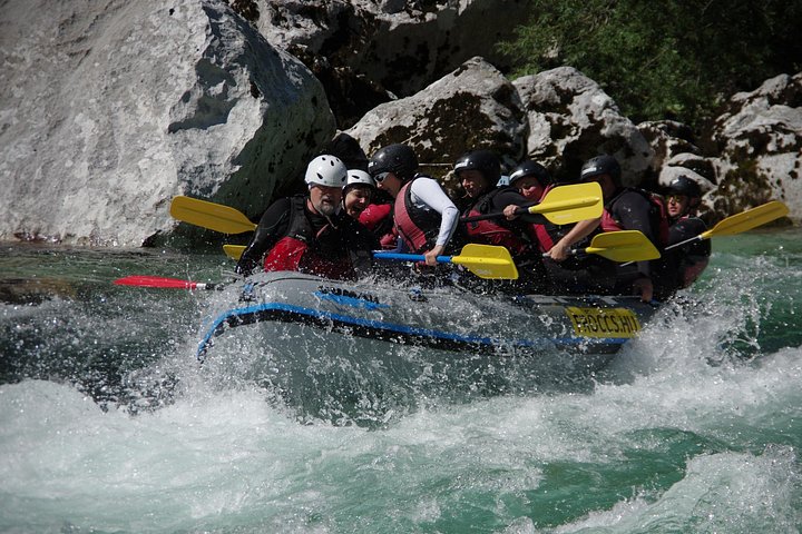 Forsränningsäventyr på Soča-floden i Bovec, Slovenien, med professionell fotografering, foto 19 | wizardtrip