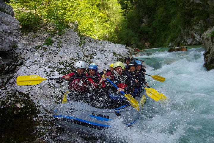 Forsränningsäventyr på Soča-floden i Bovec, Slovenien, med professionell fotografering, foto 21 | wizardtrip