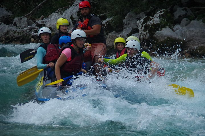 Forsränningsäventyr på Soča-floden i Bovec, Slovenien, med professionell fotografering, foto 26 | wizardtrip