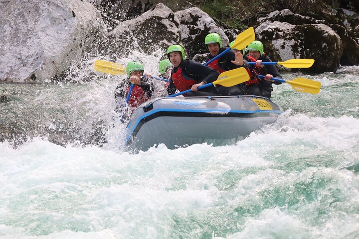 Forsränningsäventyr på Soča-floden i Bovec, Slovenien, med professionell fotografering, foto 29 | wizardtrip