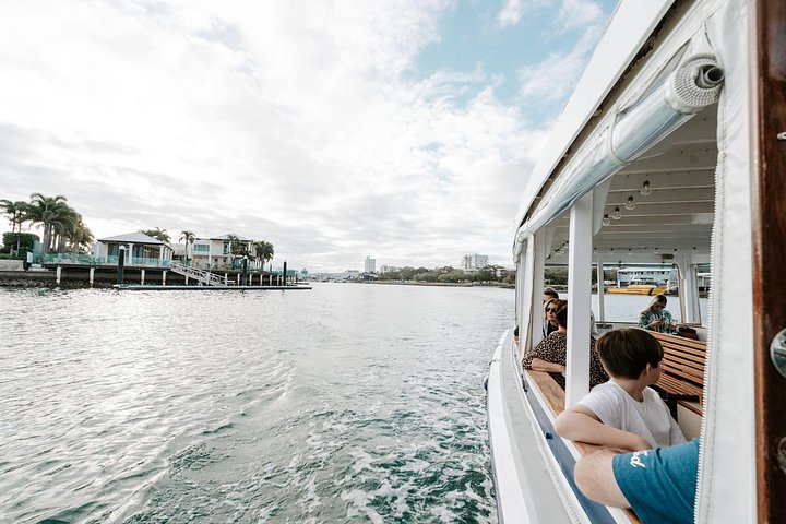 Nyt et naturskjønt 1-times kanalcruise i Mooloolaba, Australia, med luksuriøse hjem og kystutsikt, foto 7 | wizardtrip