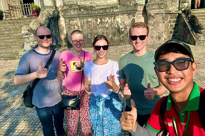 Tour met kleine groep die de Keizerlijke Stad Hue, Hai Van Pass en historische bezienswaardigheden vanuit Da Nang verkent, foto 46 | wizardtrip