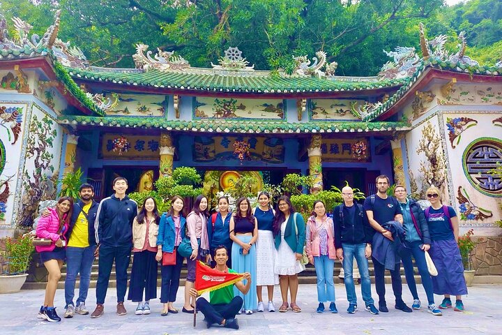 Des touristes explorant les Montagnes de Marbre et la Vieille Ville de Hoi An au Vietnam, photo 9 | wizardtrip