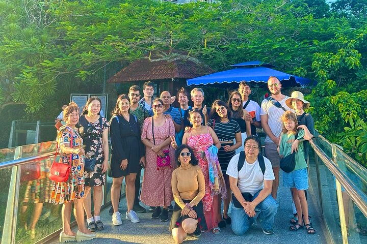 Des touristes explorant les Montagnes de Marbre et la Vieille Ville de Hoi An au Vietnam, photo 12 | wizardtrip