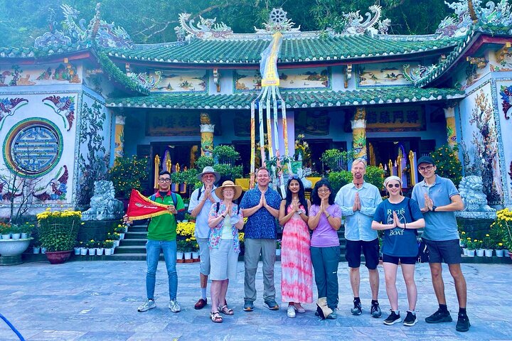 Des touristes explorant les Montagnes de Marbre et la Vieille Ville de Hoi An au Vietnam, photo 19 | wizardtrip