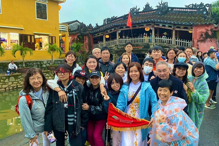Des touristes explorant les Montagnes de Marbre et la Vieille Ville de Hoi An au Vietnam, photo 23 | wizardtrip