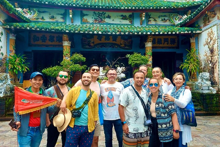 Des touristes explorant les Montagnes de Marbre et la Vieille Ville de Hoi An au Vietnam, photo 29 | wizardtrip