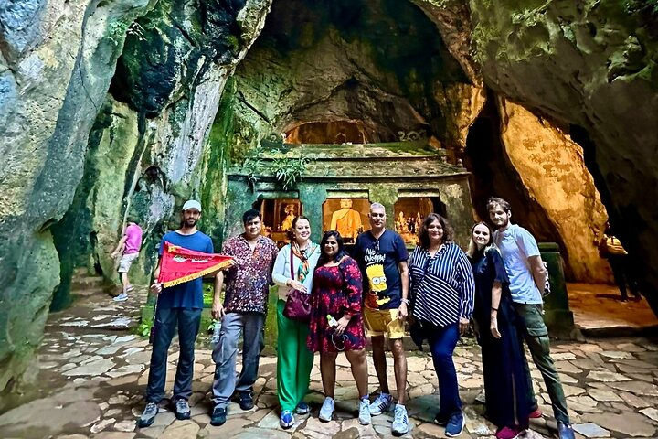 Des touristes explorant les Montagnes de Marbre et la Vieille Ville de Hoi An au Vietnam, photo 31 | wizardtrip