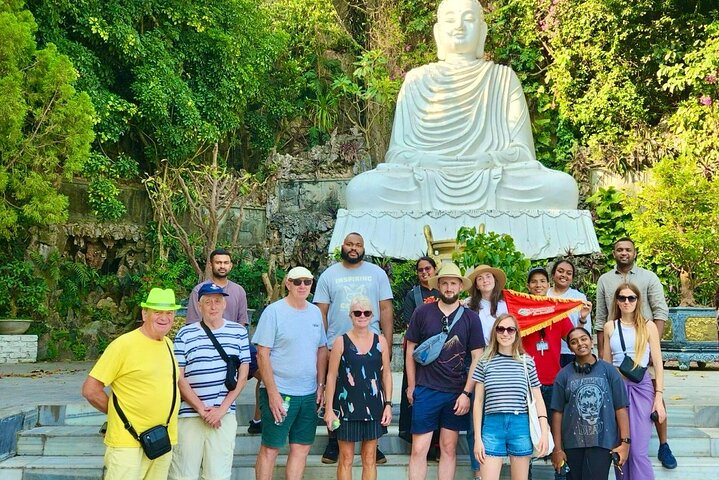 Des touristes explorant les Montagnes de Marbre et la Vieille Ville de Hoi An au Vietnam, photo 34 | wizardtrip