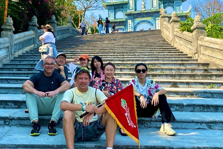 Des touristes explorant les Montagnes de Marbre et la Vieille Ville de Hoi An au Vietnam, photo 35 | wizardtrip