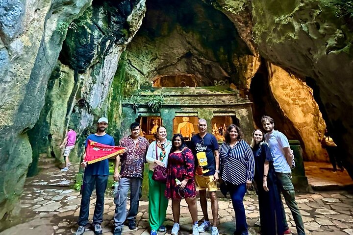 Des touristes explorant les Montagnes de Marbre et la Vieille Ville de Hoi An au Vietnam, photo 44 | wizardtrip