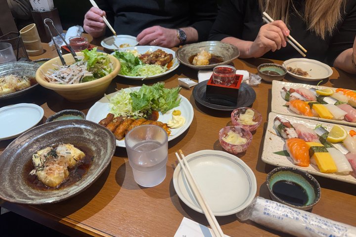 Recorrido nocturno a pie explorando los barrios únicos de Osaka, comida callejera y cultura oculta, foto 10 | wizardtrip