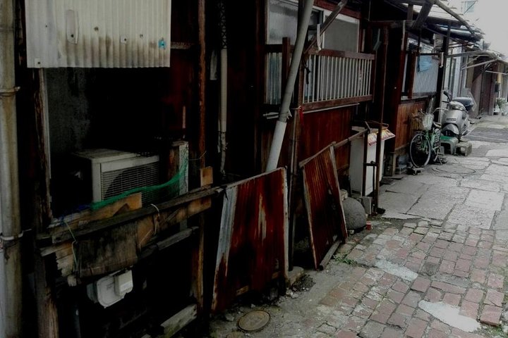 Recorrido nocturno a pie explorando los barrios únicos de Osaka, comida callejera y cultura oculta, foto 17 | wizardtrip