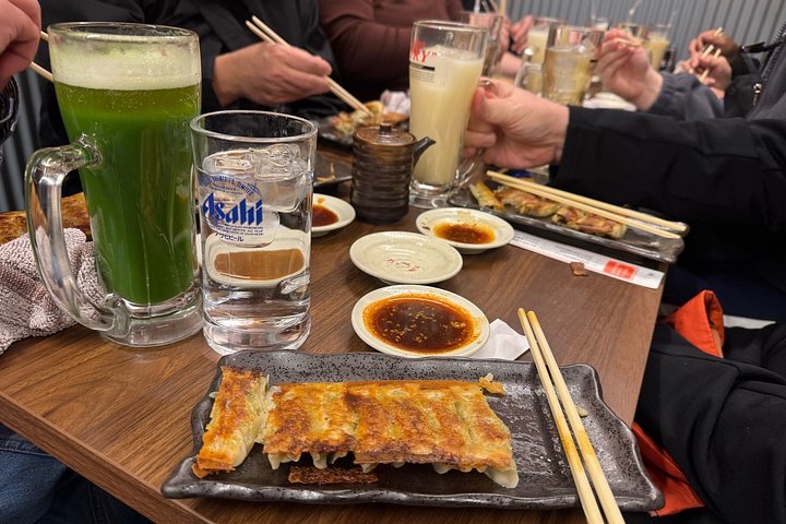 Tour gastronomico di Osaka con piatti e bevande locali nel quartiere di Shinsekai, foto 12 | wizardtrip