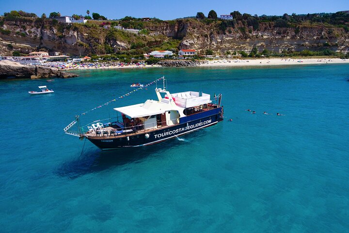 Båttur langs Costa degli Dei, utforsking av grotter og strender nær Tropea, Italia, foto 10 | wizardtrip