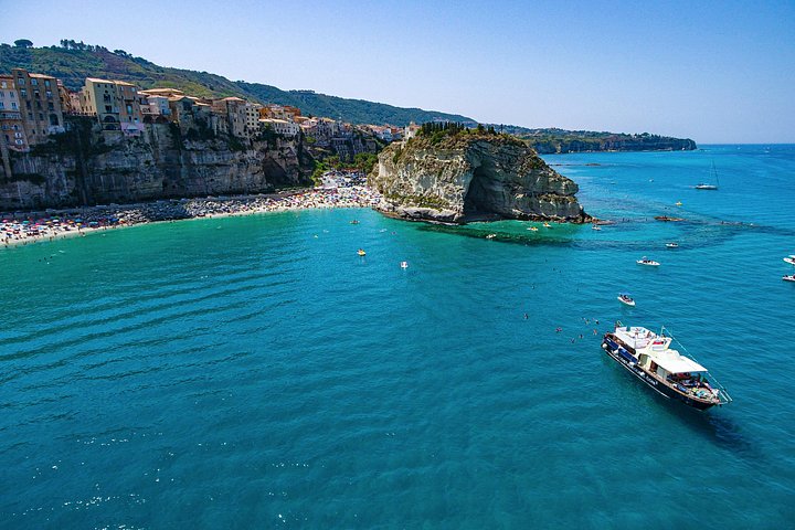 Båttur langs Costa degli Dei, utforsking av grotter og strender nær Tropea, Italia, foto 17 | wizardtrip