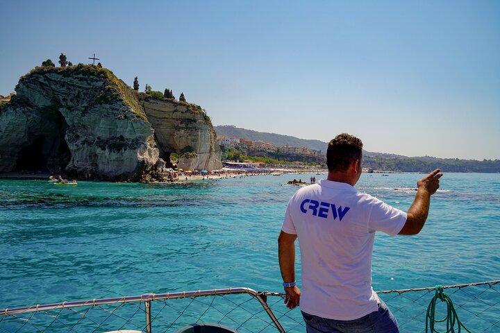 Båttur langs Costa degli Dei, utforsking av grotter og strender nær Tropea, Italia, foto 19 | wizardtrip