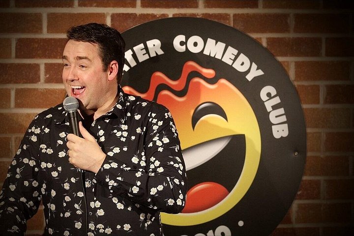 Una animada actuación de comedia en el Hot Water Comedy Club de Liverpool, foto 7 | wizardtrip