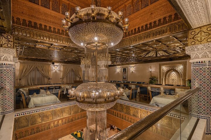 Nattur i Casablanca landemerker inkludert Hassan II-moskeen, gamle medinaen og Mohammed V-plassen, etterfulgt av en marokkansk middag, foto 6 | wizardtrip