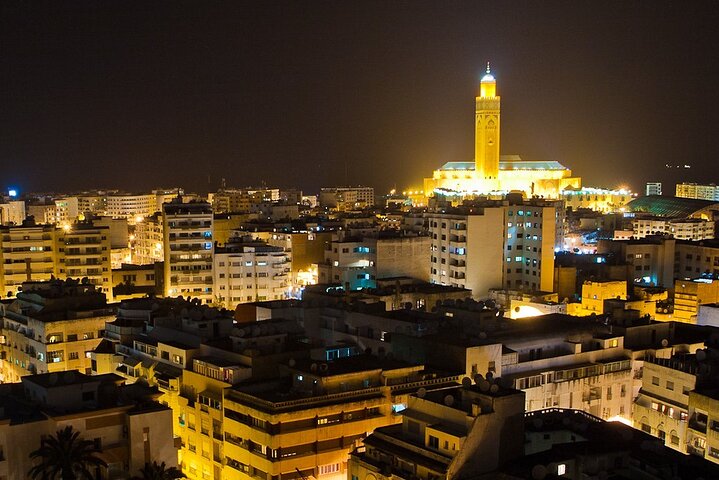 Nattur i Casablanca landemerker inkludert Hassan II-moskeen, gamle medinaen og Mohammed V-plassen, etterfulgt av en marokkansk middag, foto 11 | wizardtrip