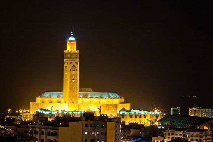 Nattur i Casablanca landemerker inkludert Hassan II-moskeen, gamle medinaen og Mohammed V-plassen, etterfulgt av en marokkansk middag, foto 12 | wizardtrip