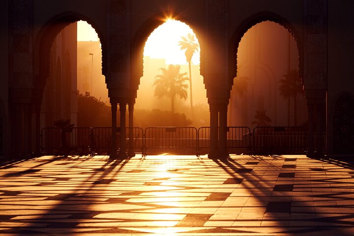 Nattur i Casablanca landemerker inkludert Hassan II-moskeen, gamle medinaen og Mohammed V-plassen, etterfulgt av en marokkansk middag, foto 16 | wizardtrip