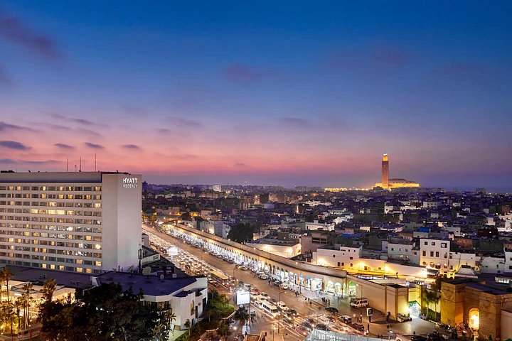 Nattur i Casablanca landemerker inkludert Hassan II-moskeen, gamle medinaen og Mohammed V-plassen, etterfulgt av en marokkansk middag, foto 17 | wizardtrip