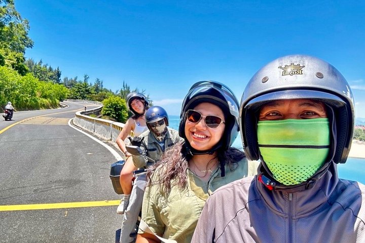 Easy Rider motorcykeltur langs Hai Van Pass, Vietnam, med kystlandskaber og lokalliv, foto 19 | wizardtrip