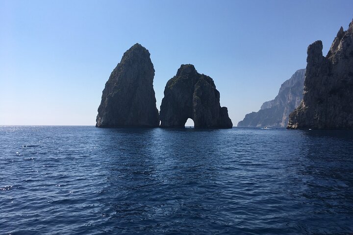 A scenic day tour to the island of Capri from Naples or Sorrento, featuring the Blue Grotto and charming towns, photo 6 | wizardtrip