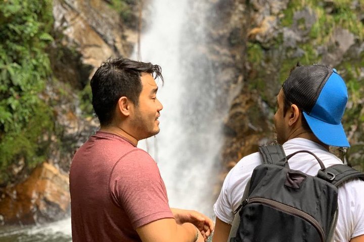 Escursione attraverso lussureggianti foreste nebulari e scoperta di cascate nascoste vicino a Medellín, Colombia, foto 10 | wizardtrip
