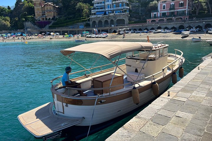 Passeio de barco ao pôr do sol nas Cinque Terre com aperitivo e mergulho perto de Monterosso al Mare, Itália, foto 18 | wizardtrip
