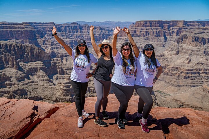 Tour de día completo a Grand Canyon West desde Las Vegas, incluye parada en la Presa Hoover y Skywalk opcional, foto 6 | wizardtrip