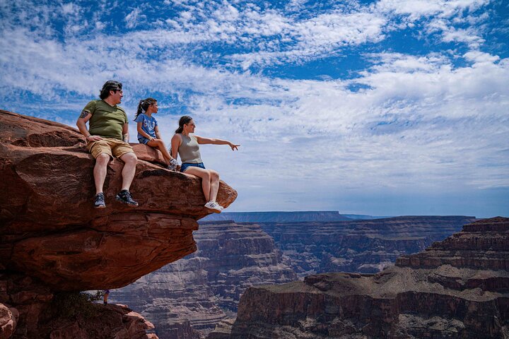 Tour de día completo a Grand Canyon West desde Las Vegas, incluye parada en la Presa Hoover y Skywalk opcional, foto 11 | wizardtrip