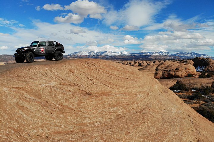 Experimente emocionantes passeios fora de estrada no icônico interior de rochas vermelhas de Moab com guias especializados, foto 7 | wizardtrip