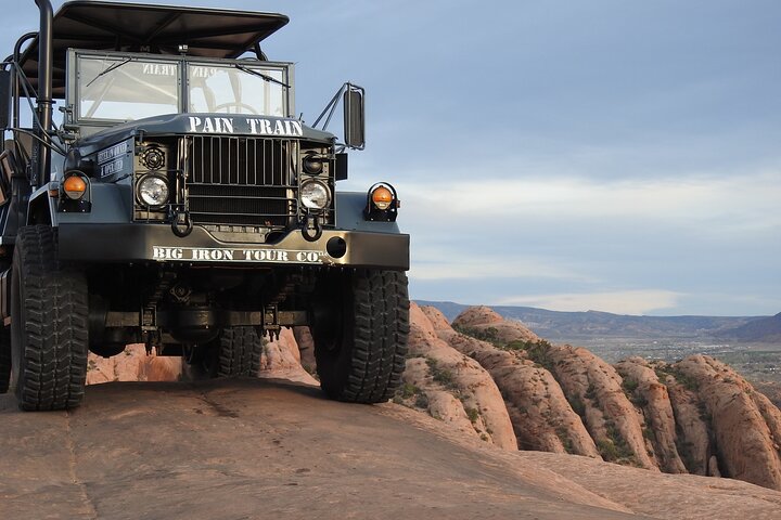 Experimente emocionantes passeios fora de estrada no icônico interior de rochas vermelhas de Moab com guias especializados, foto 10 | wizardtrip